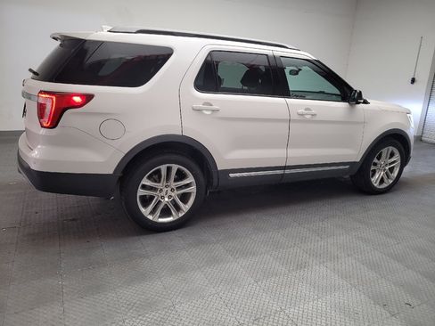 Used 2017 Ford Explorer XLT w/ Equipment Group 201A FWD image 10