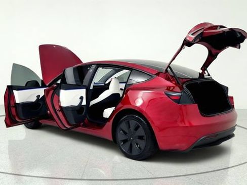 Used 2025 Tesla Model 3 RWD image 16