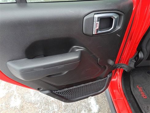 Used 2022 Jeep Wrangler Unlimited Rubicon w/ Steel Bumper Group image 15