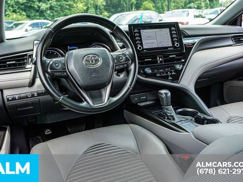 Used 2022 Toyota Camry SE w/ Convenience Package FWD image 27