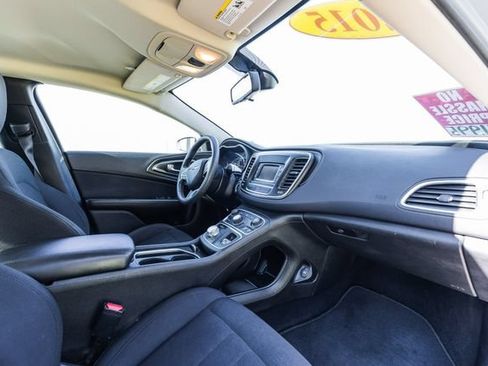 Used 2015 Chrysler 200 Limited FWD image 19