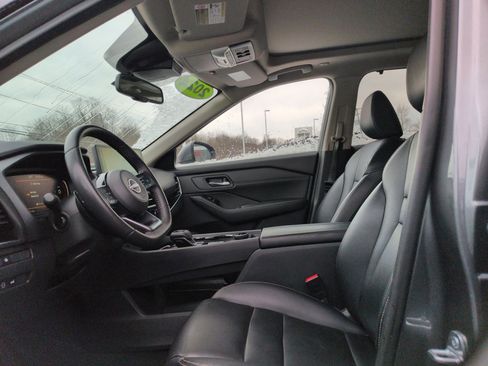 Used 2024 Nissan Rogue SL w/ SL Premium Package image 12