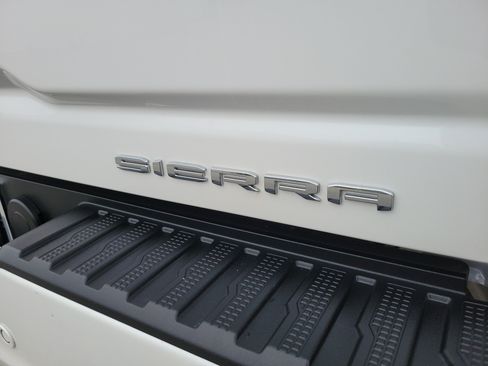Used 2025 GMC Sierra 2500 Denali Ultimate AWD/4WD image 13