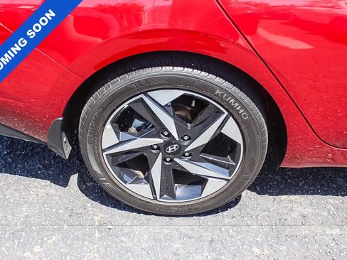 Used 2023 Hyundai Elantra SEL w/ Convenience Package FWD image 11