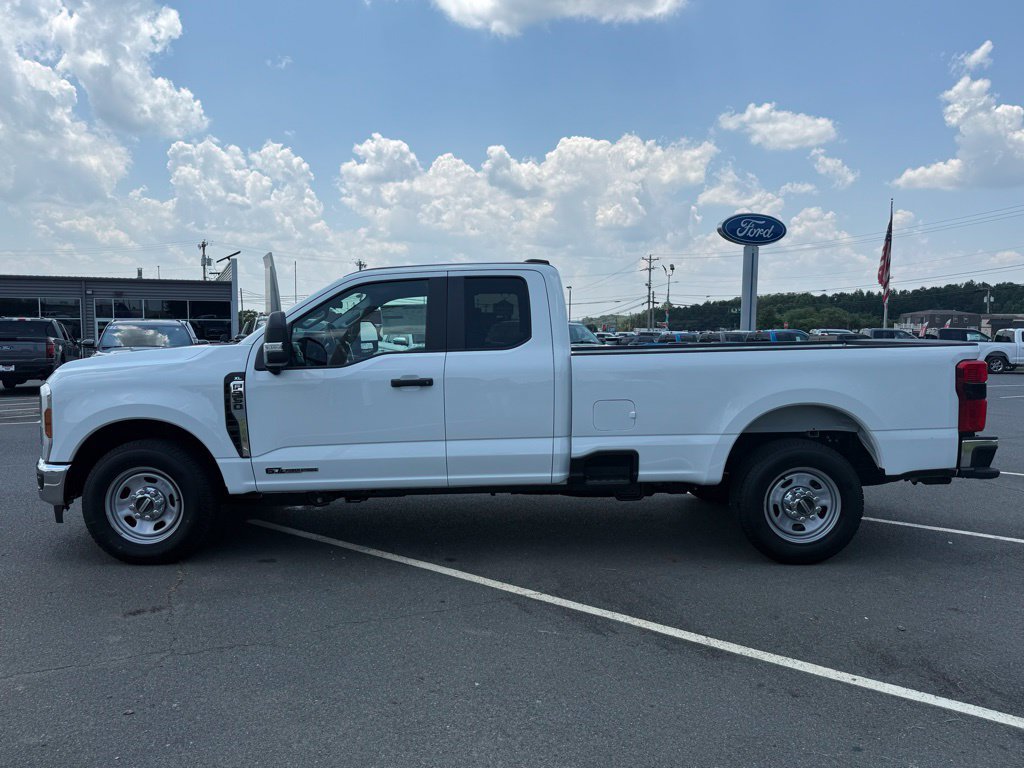 New 2025 Ford F350 XL w/ 360-Degree Camera Package RWD image 7