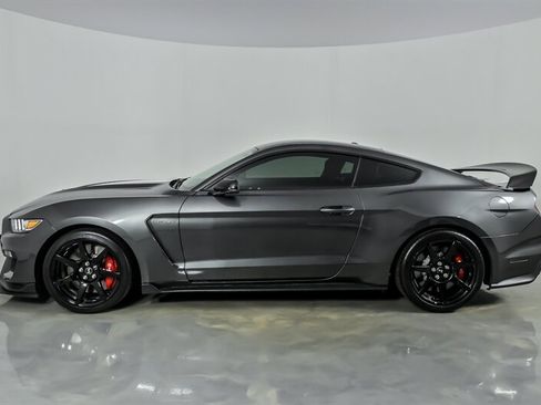 Used 2019 Ford Mustang Shelby GT350R w/ GT350R Equipment Group 920A RWD image 7