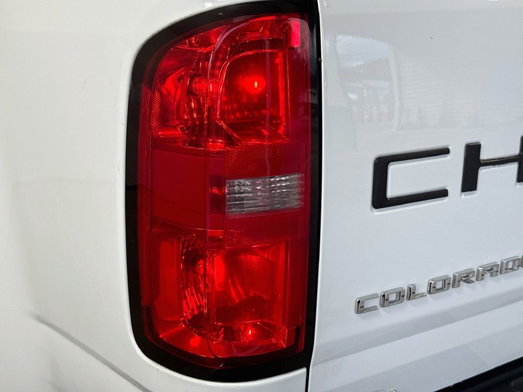Used 2022 Chevrolet Colorado W/T RWD image 32