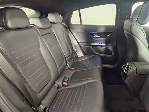 Used 2025 Mercedes-Benz GLC 300 4MATIC image 21