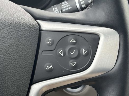 Used 2023 GMC Terrain SLT w/ Infotainment Package II image 38