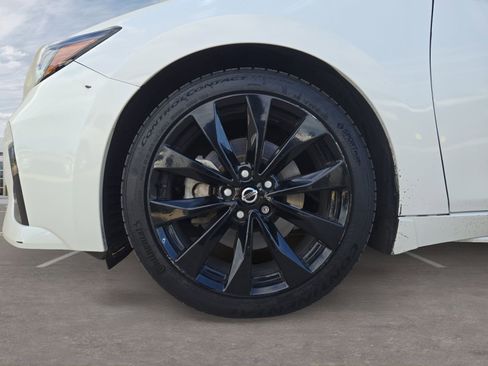 Used 2021 Nissan Maxima SR w/ Sport Mat Group FWD image 11