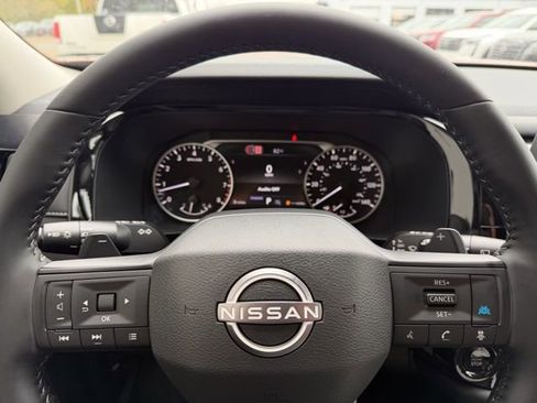 Certified 2026 Nissan Pathfinder SV FWD image 17