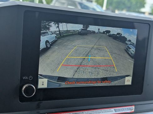 Used 2025 Toyota Tacoma SR image 14