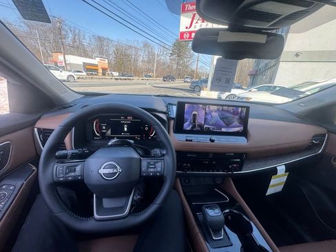 New 2026 Nissan Rogue Platinum w/ Tech Package image 15