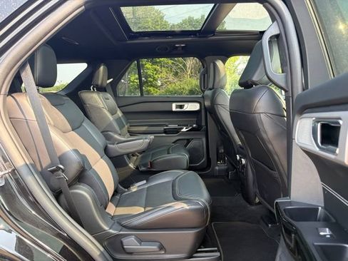 Used 2022 Ford Explorer ST w/ Equipment Group 401A AWD/4WD image 12