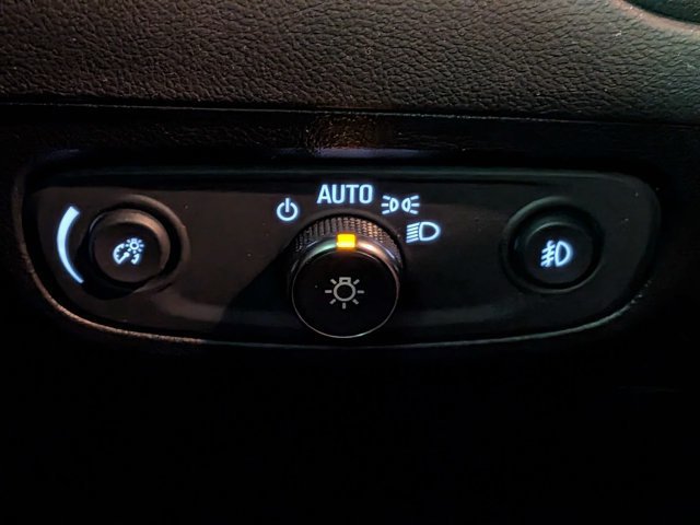 Used 2022 Buick Encore GX Select FWD image 25