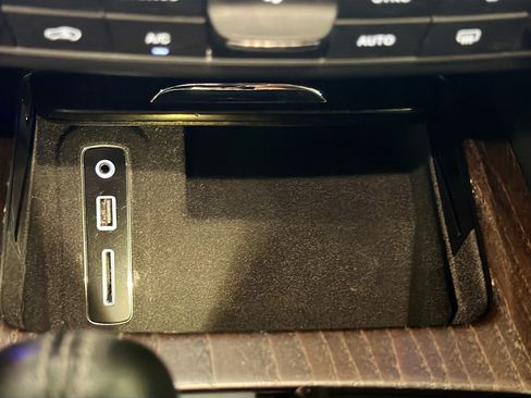 Used 2018 Maserati Levante S GranLusso AWD/4WD image 25