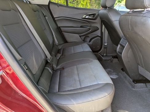 Used 2025 Chevrolet Trax LT w/ LT Convenience Package image 23