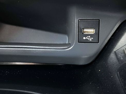 Used 2022 Toyota C-HR XLE FWD image 32