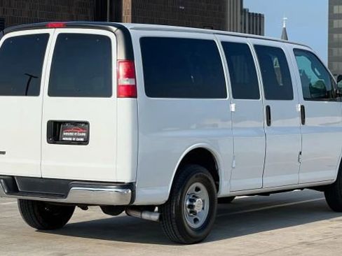 Used 2017 Chevrolet Express 2500 LT w/ LT Preferred Equipment Group image 57