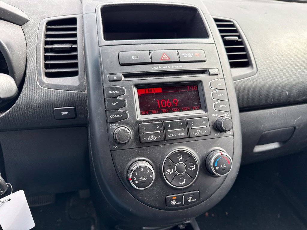 Used 2013 Kia Soul FWD image 11