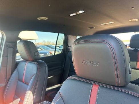 New 2026 Chevrolet Traverse RS w/ LPO, Floor Liner Package AWD/4WD image 11