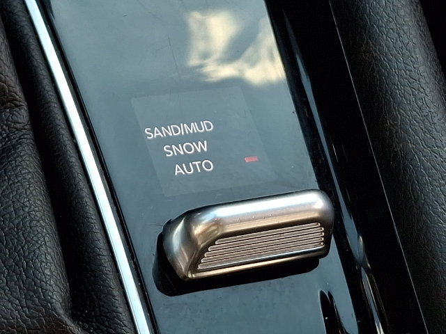 Used 2025 Jeep Compass Limited AWD/4WD image 16
