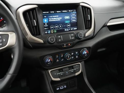 Used 2024 GMC Terrain Denali w/ Denali Premium Package AWD/4WD image 27