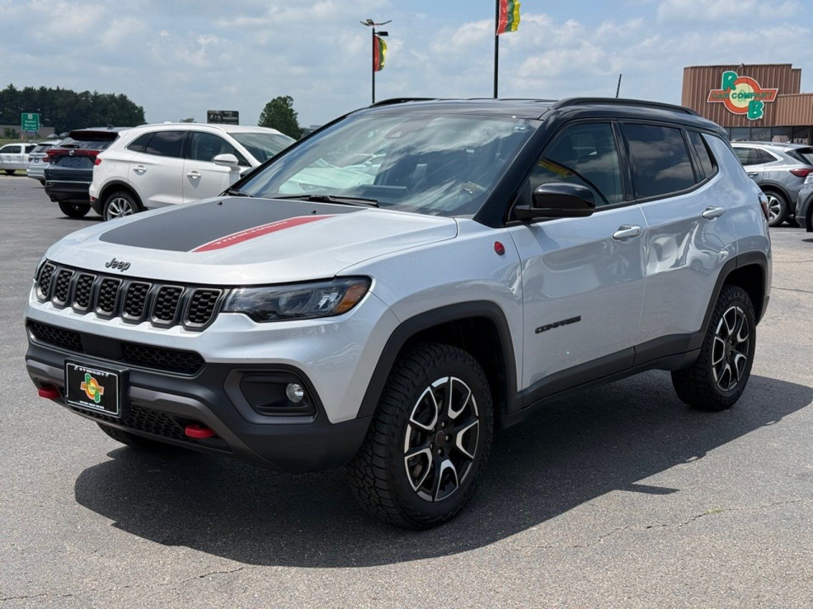 Used 2025 Jeep Compass Trailhawk AWD/4WD image 4