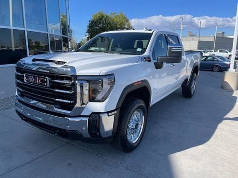 Used 2026 GMC Sierra 3500 SLT w/ SLT Convenience Package AWD/4WD image 2
