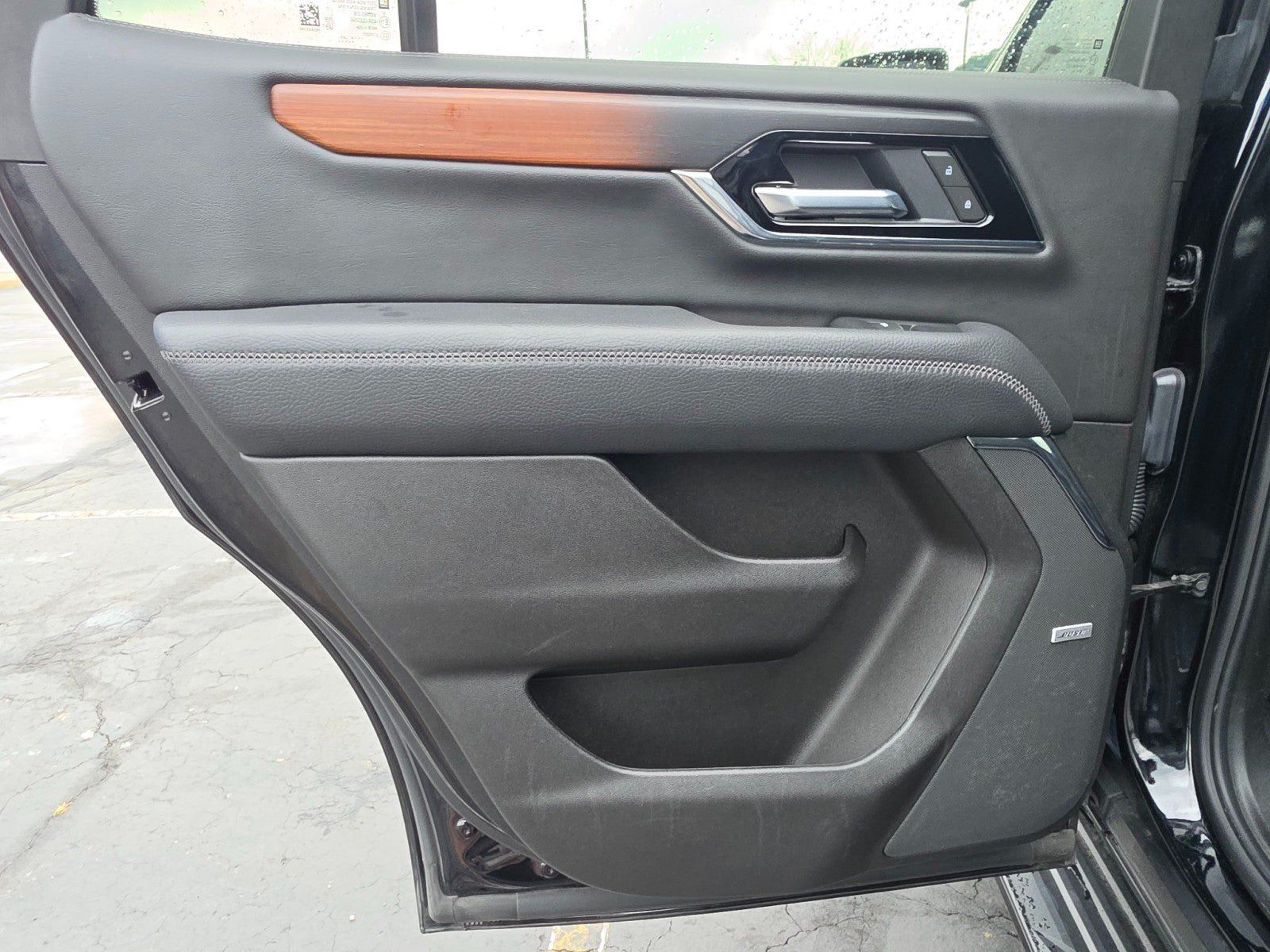 Used 2025 GMC Yukon Denali AWD/4WD image 28