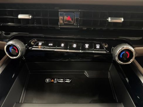 New 2026 Chevrolet Suburban High Country AWD/4WD image 20