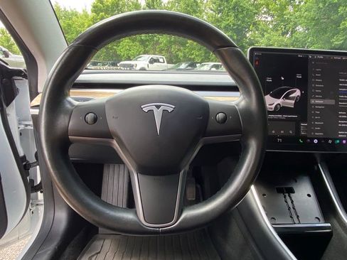 Used 2019 Tesla Model 3 Standard Range RWD image 10