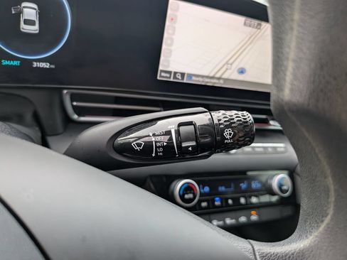 Used 2024 Hyundai Elantra SEL FWD image 30