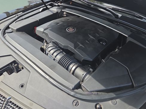 Used 2011 Cadillac CTS Coupe RWD image 17