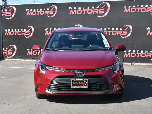 Used 2024 Toyota Corolla LE image 2