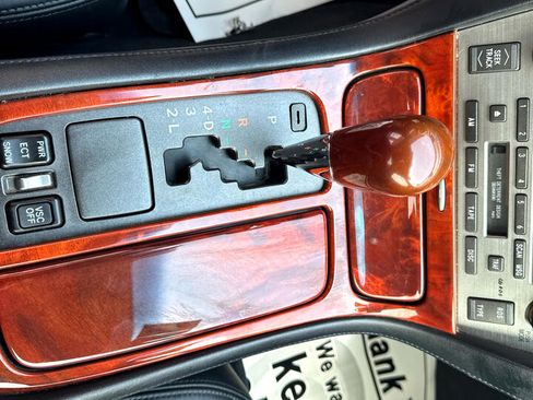 Used 2002 Lexus SC 430 Convertible image 16