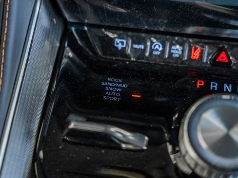 New 2024 Jeep Grand Wagoneer Series III w/ HD Trailer Tow Package image 27