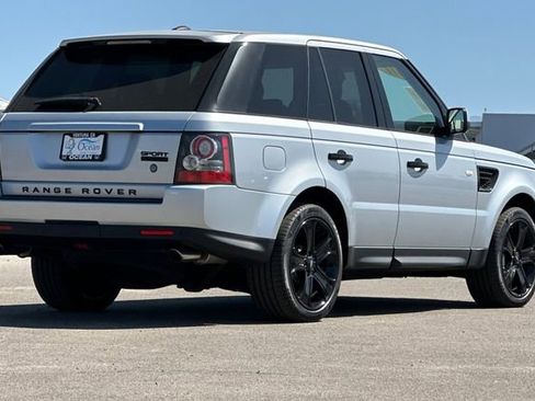 Used 2011 Land Rover Range Rover Sport Supercharged AWD/4WD image 4