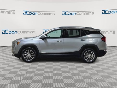 Used 2024 GMC Terrain SLT image 8
