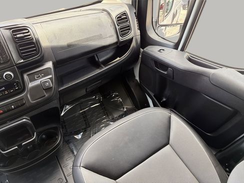Used 2024 RAM ProMaster 2500 w/ Convenience Group FWD image 14