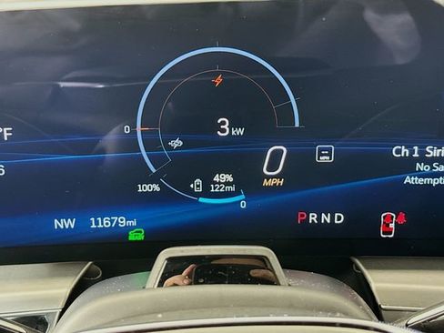 Used 2025 Cadillac Lyriq Luxury image 12