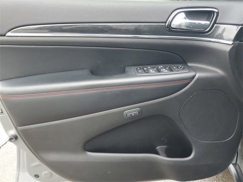 Used 2021 Jeep Grand Cherokee Trailhawk w/ Premium Lighting Group image 15