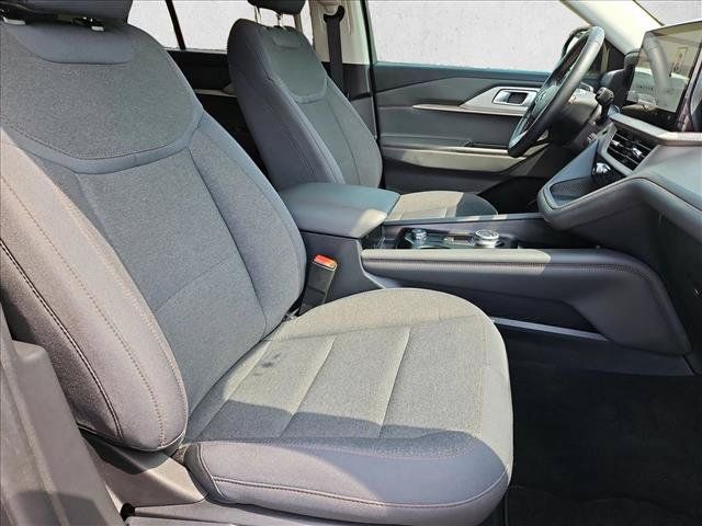 Used 2025 Ford Explorer Active RWD image 22