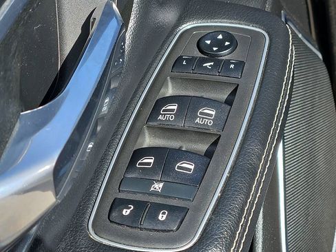 Used 2021 RAM 1500 Laramie AWD/4WD image 13