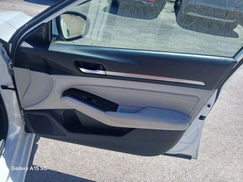 Used 2020 Nissan Altima 2.5 SV FWD image 18