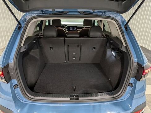 Used 2025 Volkswagen Taos SE image 23