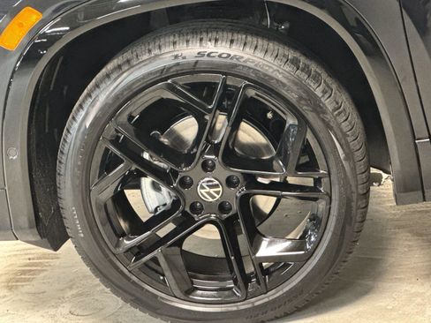 New 2026 Volkswagen Tiguan SE R-Line image 24
