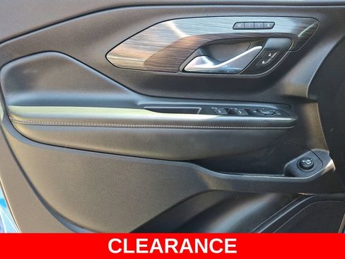 Used 2024 GMC Terrain SLT AWD/4WD image 13