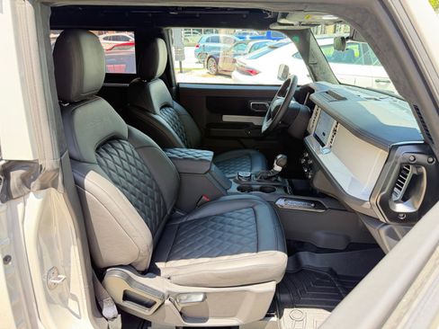 Used 2025 Ford Bronco Badlands AWD/4WD image 57
