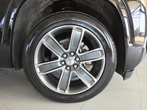 Used 2019 GMC Acadia Denali w/ Technology Package AWD/4WD image 9